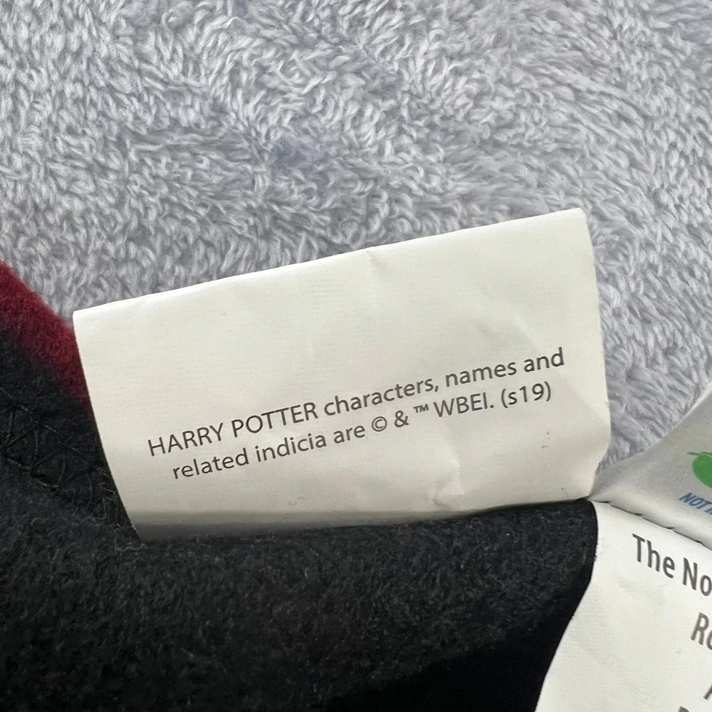 The Northwest Harry Potter Gryffindor Wearable Throw Blanket One‎ Size Black Red